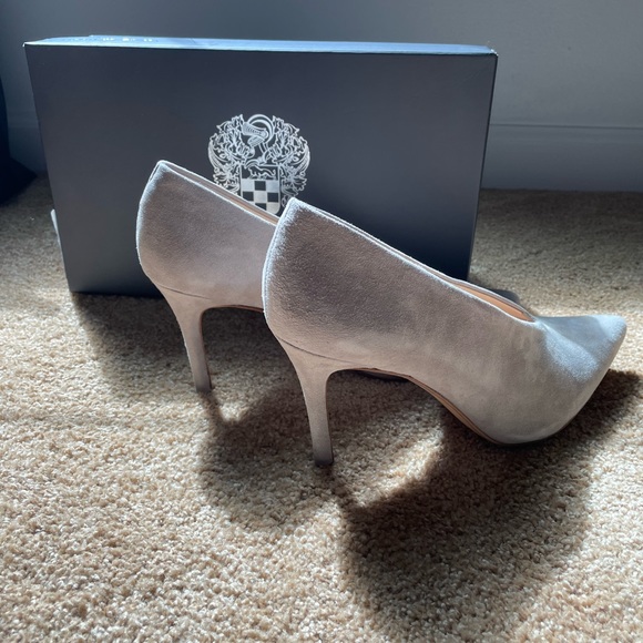 Vince Camuto heels - London fog suede 7.5 - Picture 2 of 5